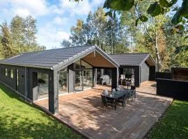 Cozy Home In Gilleleje With Sauna