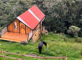 Cabin in the Forrest by the park of Santa Elena，位于圣埃伦娜的酒店