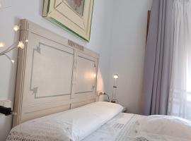 Agradable casa con zona de relax y aparcamiento，位于圣克莱门特的酒店
