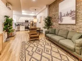 North House - Bohemian Vieux Quebec Two Bedroom