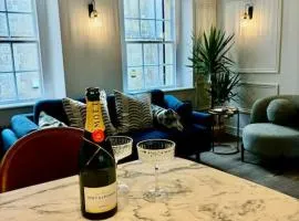 Luxury Georgian Townhouse In The Heart of Bath