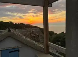 Maison entre mer et montagne à Canari