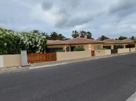 Pé n' Areia Beach House Porto Santo，位于圣港的酒店