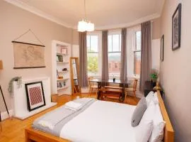 Beautiful 2 Bed Apartment Rose St