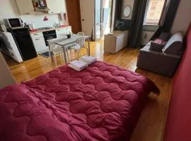 Pantone Cremisi-Seregno Center