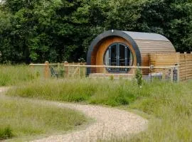 Pear Tree Pod with secluded outdoor bath - Dog Friendly