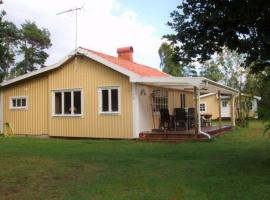 Beautiful Home In Sölvesborg With 2 Bedrooms，位于瑟尔沃斯堡的酒店