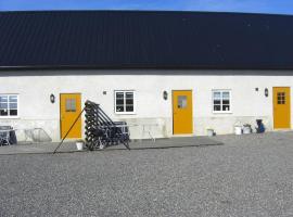 Awesome Home In Löderup With 2 Bedrooms And Wifi，位于Löderup的酒店