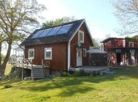 Awesome Home In Drottningskär With 0 Bedrooms，位于Drottningskär的酒店