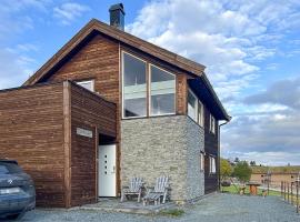 Nice Home In Oppdal With House A Mountain View，位于奥普达尔的酒店