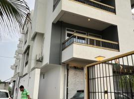 Atithi Hotel，位于Karwandiya的酒店