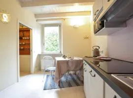 3 Bedroom Stunning Apartment In Massa