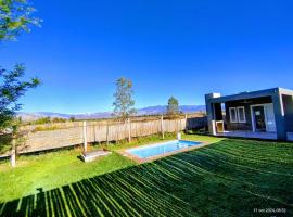 Cabañas Las Flores - Zonda Villa Tatú，位于Zonda的酒店