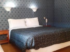 Hôtel des Couronnes Châteaudun，位于沙托丹的酒店