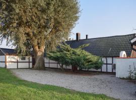 2 Bedroom Beautiful Home In Glemmingbro，位于Hammar的酒店