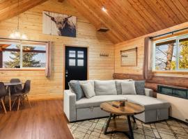 Adventure Cabin, Sapphire Mining, Walk To Downtown，位于Philipsburg的酒店