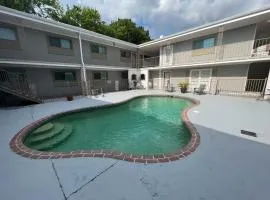 Two bedroom apt with desk washer dryer & pool