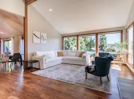PNW Contemporary Retreat near Lake Sammamish