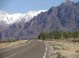 El portal de san alberto ruta 149 km 10，位于乌斯帕亚塔的酒店