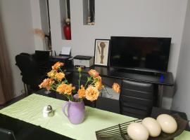 CradleLicious Farm Mpshe cottage，位于克鲁格斯多普的酒店