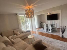 Magnifique appartement suréquipé-balcon-vu-parking，位于Cité de la Raye Dieu的酒店