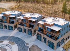 The Aerie Suites by AvantStay Modern Comfort with Mountain Views，位于本德的酒店