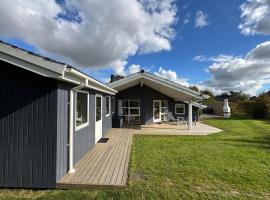 Beautiful Home In Slagelse With 3 Bedrooms, Internet And Sauna，位于斯劳厄尔瑟的酒店