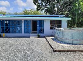 Container 2 with pool, free wifi, fully equiped，位于Pole Ojea的酒店
