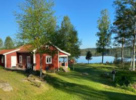 Amazing Home In Öxabäck With 4 Bedrooms, Sauna And Jacuzzi，位于Öxabäck的酒店