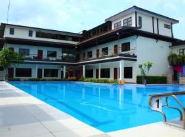 MaClare Resort，位于伊穆斯的酒店