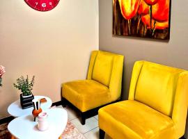 URlyfstyle Cottage 10km from OR Tambo Int Airport，位于肯普顿帕克的酒店