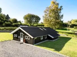 5 Bedroom Cozy Home In Hejls