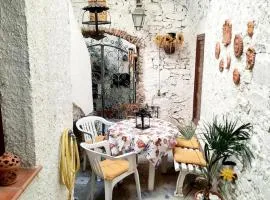 ''SAPORE DI LIGURIA'' in Antico Borgo vicino al mare