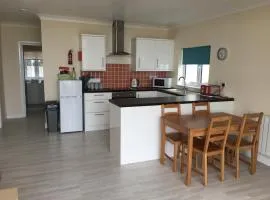 Bluebird - Coastal Charm in Carmarthenshire