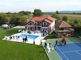 Villa Alegria - Serbia, Topola，位于Topola的酒店