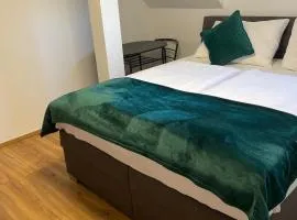 Perfect for 2 - 8 min 2 Downtown