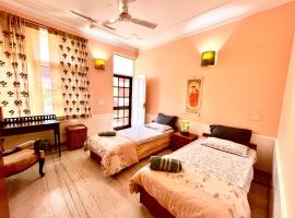 Ganga Vatika Boutique Hotel, Rishikesh，位于瑞诗凯诗Dehradun Airport - DED附近的酒店