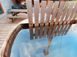 Gîtes et yourte le Tucaou avec bains nordiques