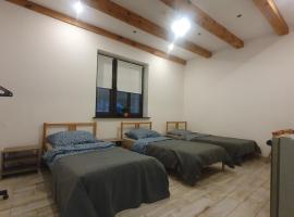 Loft Kwatera，位于奥斯特罗达的青旅