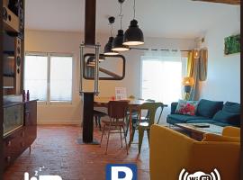 Loft Central Spacieux - Parking Inclus，位于马诺斯克的酒店