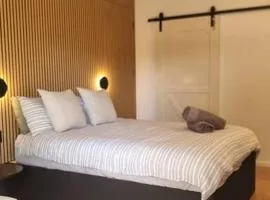 Alcorn Garden Studio - Dog friendly 2 mins walk to beach