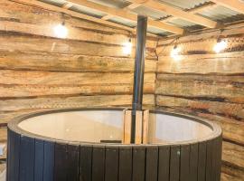 Cabaña termas de chillan, con tinaja，位于Recinto的酒店