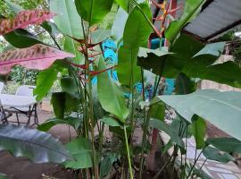 Hospedaje y Restaurante la cocina de Mami，位于莫约加尔帕的酒店