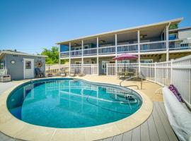 Lakeport Home with Stunning Lake and Mountain Views，位于Lakeport的酒店