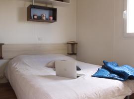 Camping La Venise de l'Ouest，位于贝尔纳堡的酒店