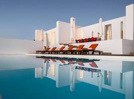 Luxury villa-The Edge，位于Sarakíniko的酒店