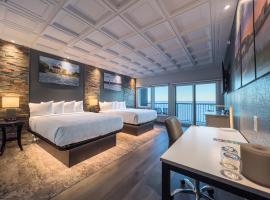 Terrace Bay Hotel - Lakefront，位于埃斯卡诺巴的带停车场的酒店