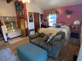 Studio-Alaska's Point of View-Private-intown