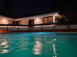 Casa estilo suizo cerca del mar，位于Tierra Mala的乡村别墅