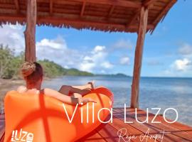 Villa Luzo & Tours，位于Saonek的度假屋